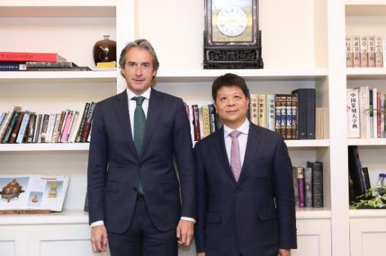 huawei_ministro-fomento_CEO.jpg
