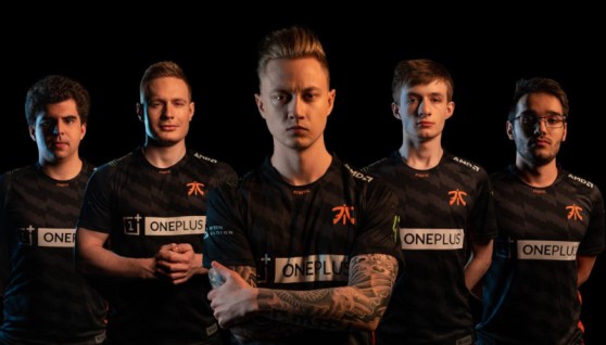 telefonia_one-plus_fnatic.jpg