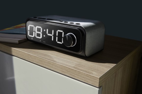 energy-sistem_clock-speaker