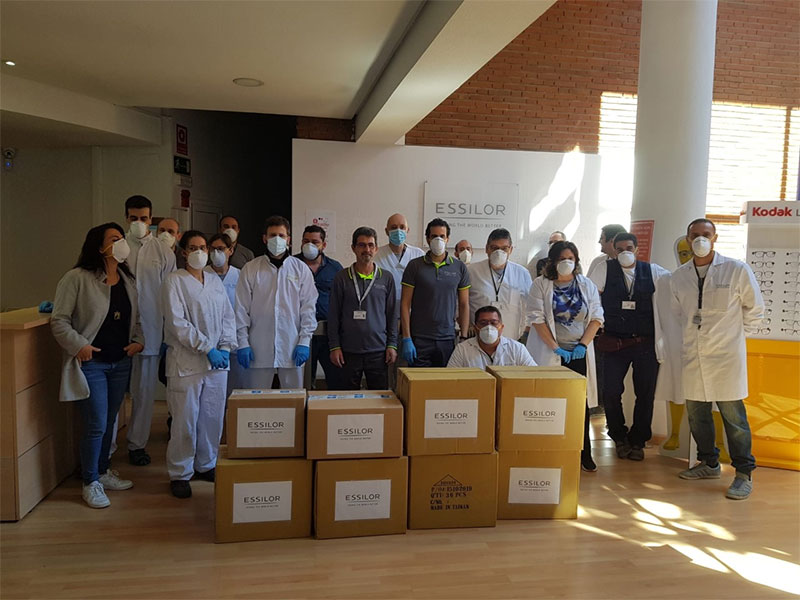 varios_essilor_donacion-gafas
